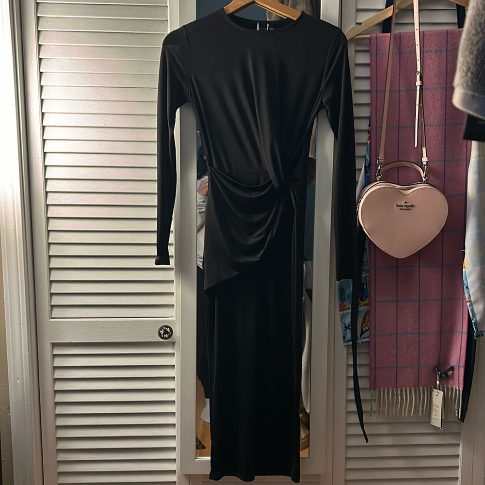 Knot Pleasure Crew Neck Midi Dress